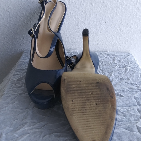 ENZO ANGIOLINI Patent Leather Platform Heels - Picture 4 of 5